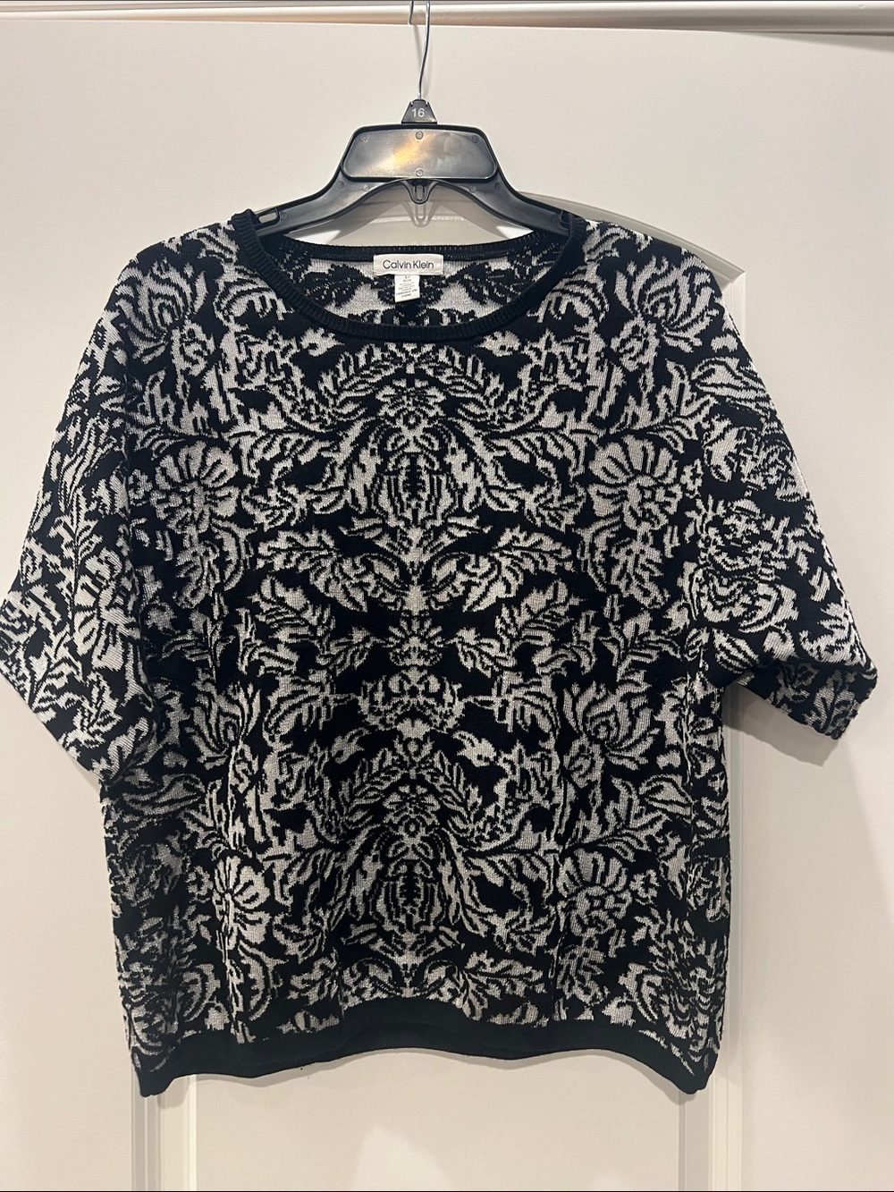Calvin Klein Black & White Floral Jacquard Short Sleeve Sweater Top